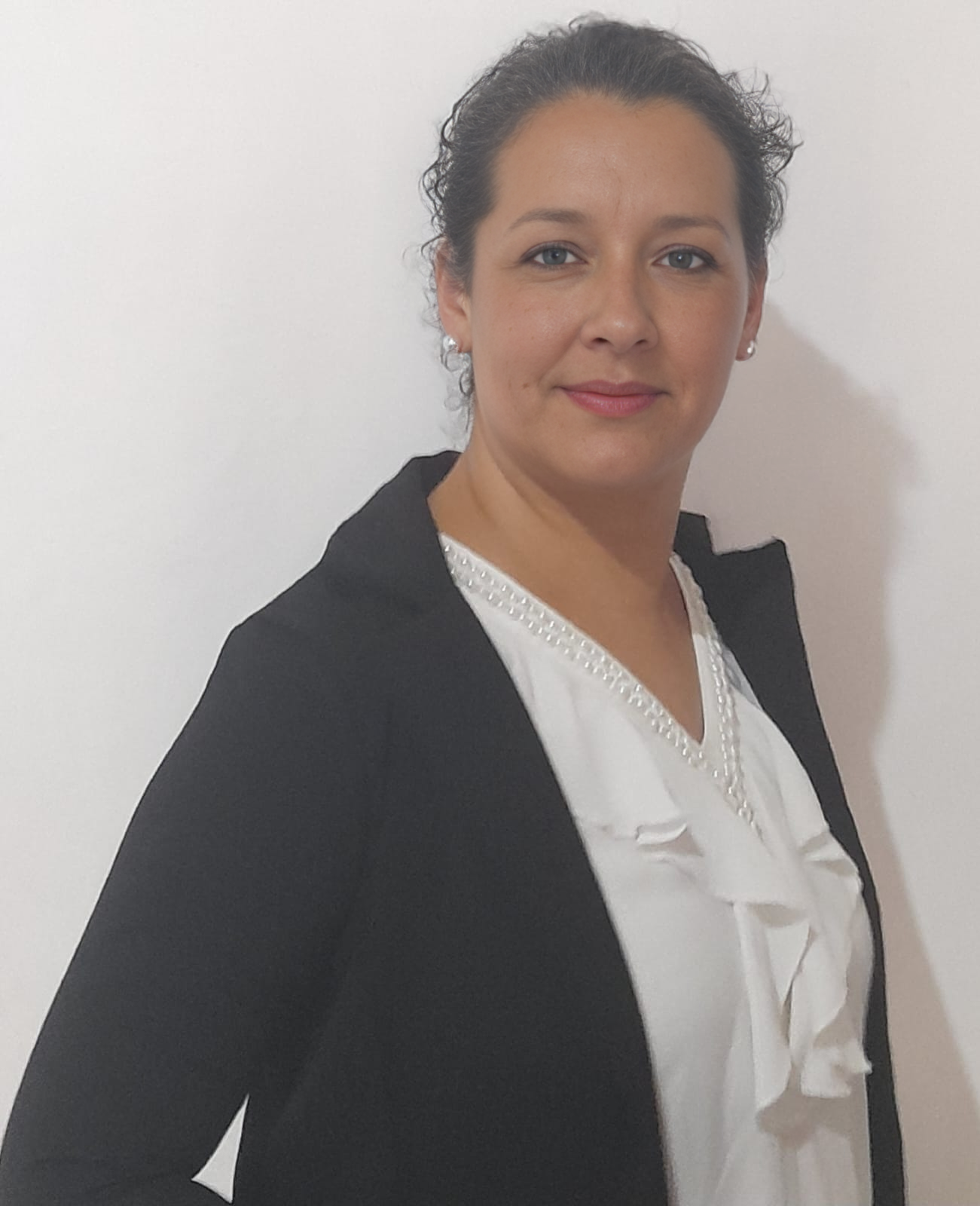 Miriam Medina trabajando